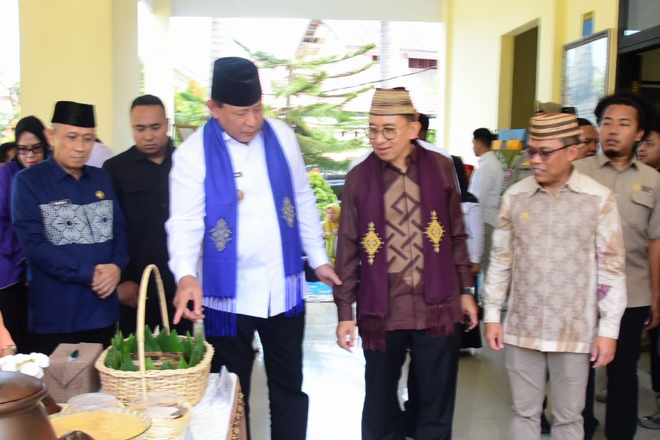  Gubernur Gusnar Kenalkan Kuliner Khas Gorontalo ke Menteri Kebudayaan