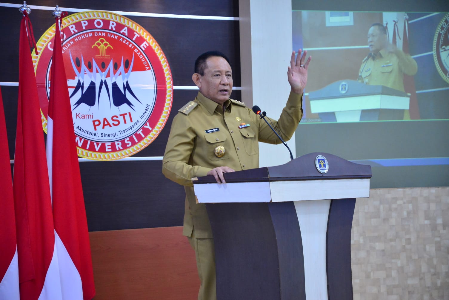 Gubernur Gusnar: Paralegal Penting dalam Penyetaraan Pemahaman Hukum   