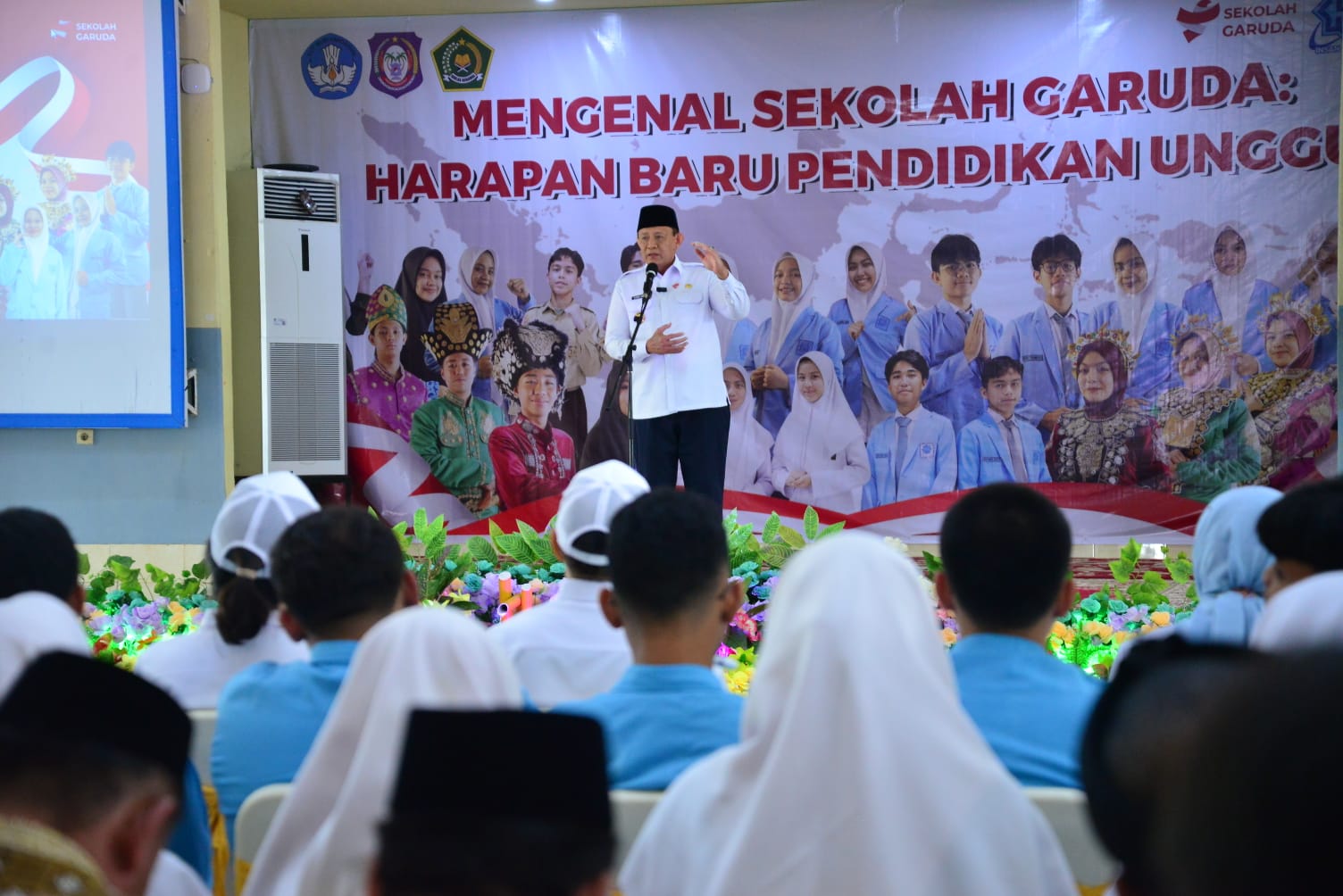 Gubernur Gusnar Tegaskan Komitmen Bangun SDM melalui Sekolah Garuda 