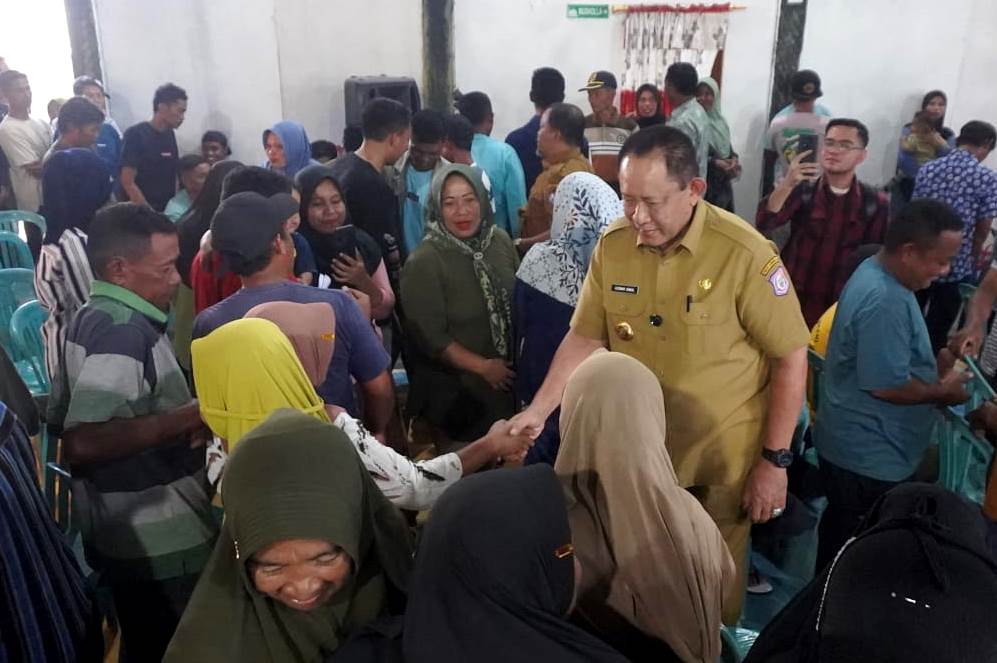  Warga Asparaga Senang Gubernur Gusnar Tunaikan Janji Kampanye