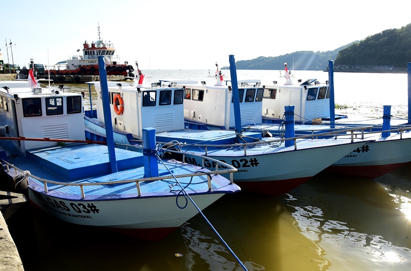 Kapal Taksi Nelayan Program Brilian Gubernur Gusnar Ismail