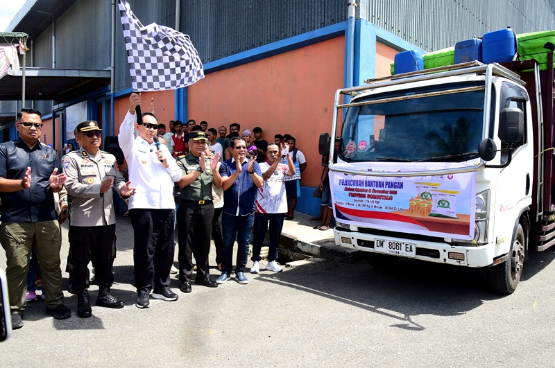  118.153 Warganya Dapat Bantuan Pangan, Gubernur Gusnar: Terima Bapak Presiden