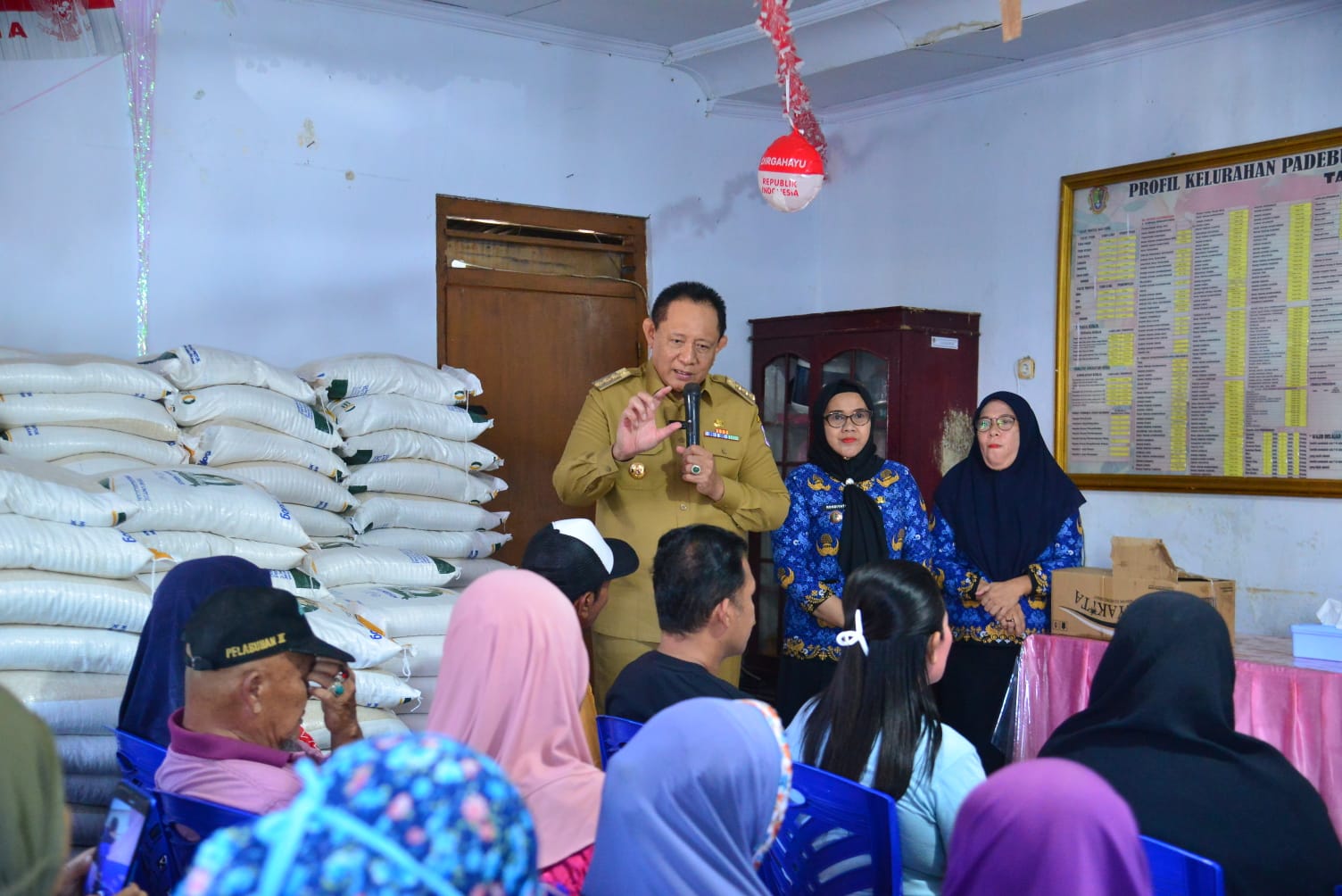  Gubernur Gusnar Pastikan Bantuan Pangan ke Masyarakat Kota Gorontalo Tepat Sasaran