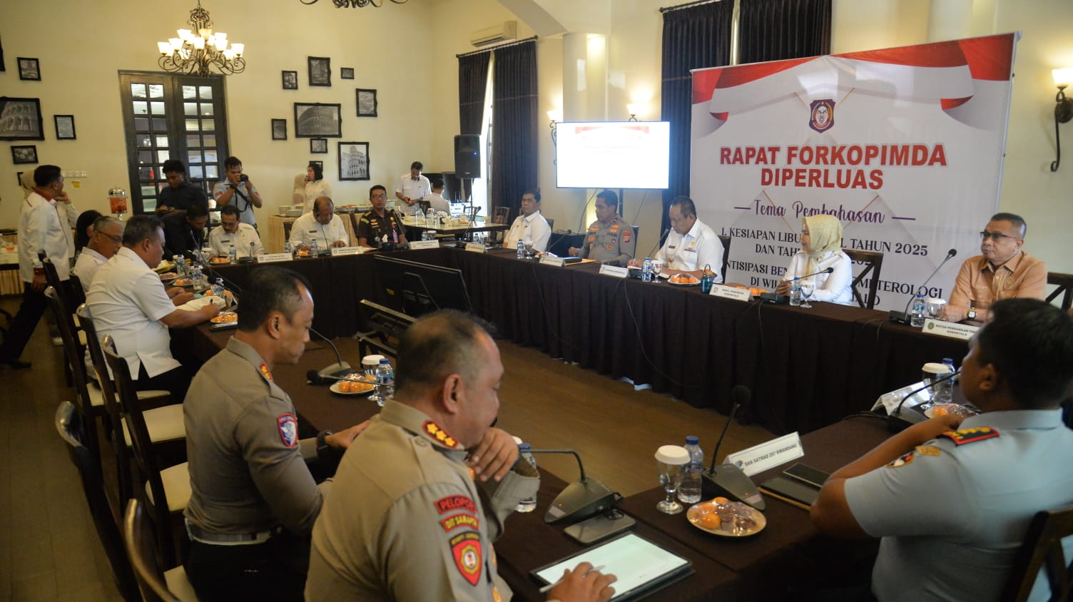  Forkopimda Gorontalo Matangkan Persiapan Nataru dan Antisipasi Bencana Hidrometereologi   