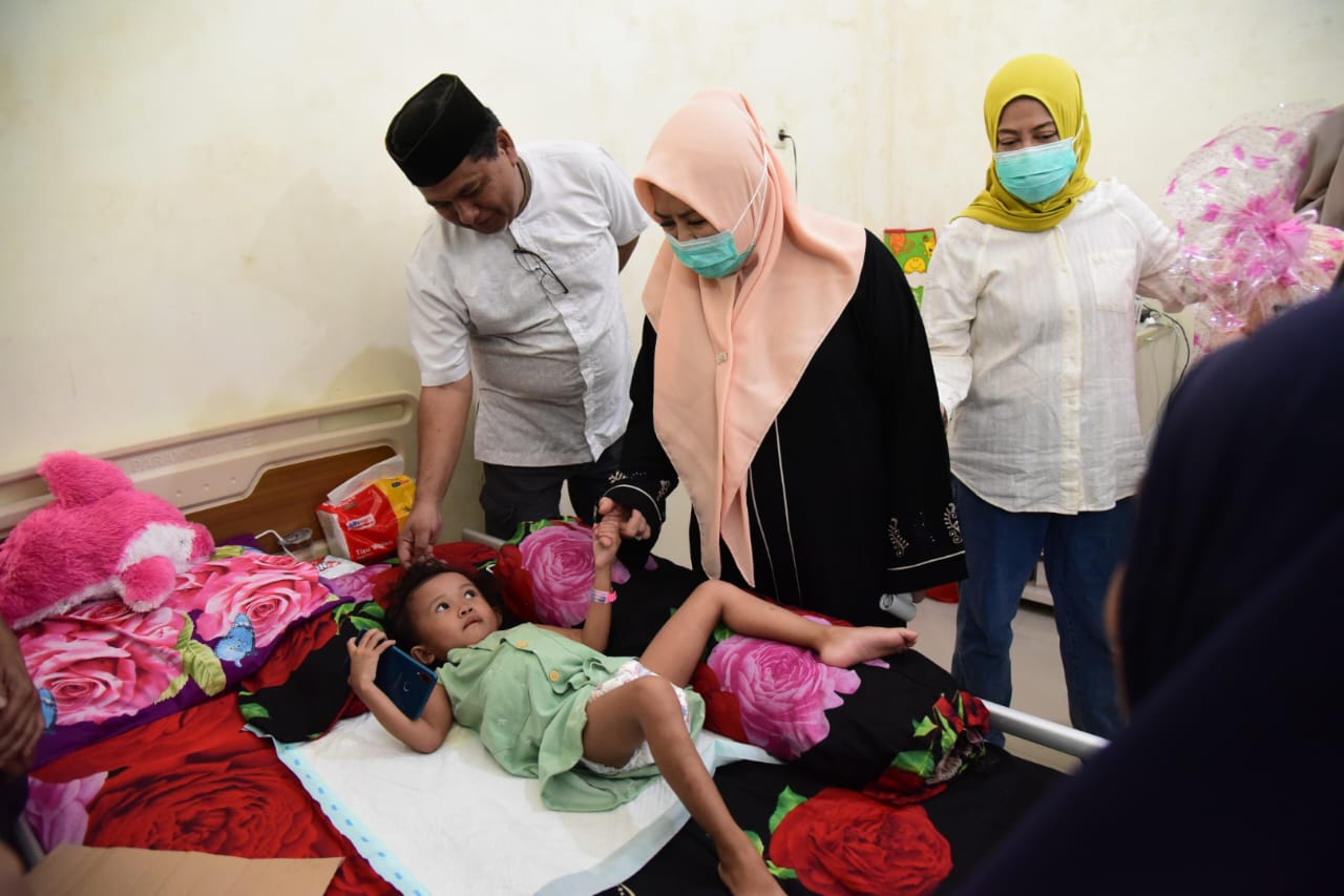  RSUD Toto Kabila Lakukan Operasi Bedah Anus Perdana, Wagub Apresiasi   