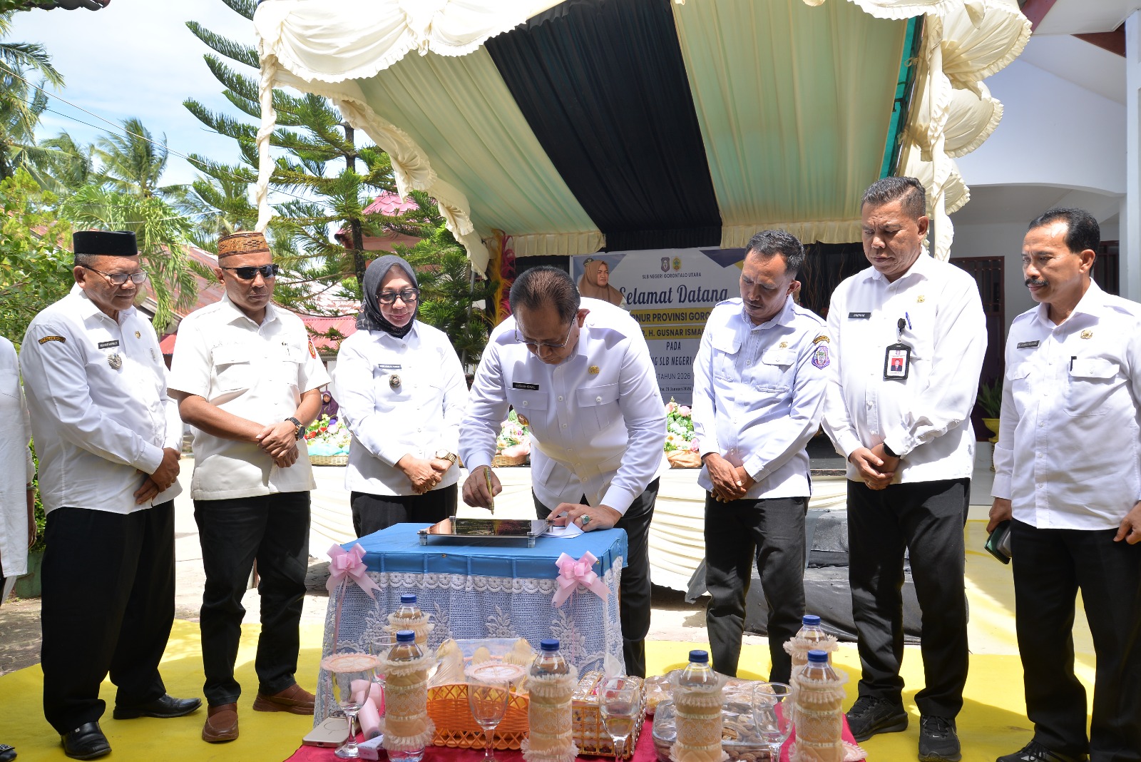  Gubernur Gusnar Resmikan Revitalisasi Dua Sekolah di Gorut