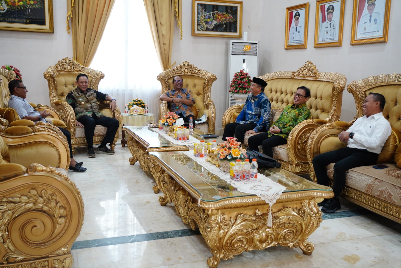  Gubernur Gusnar Wawancarai Tiga Calon Komisaris BUMD