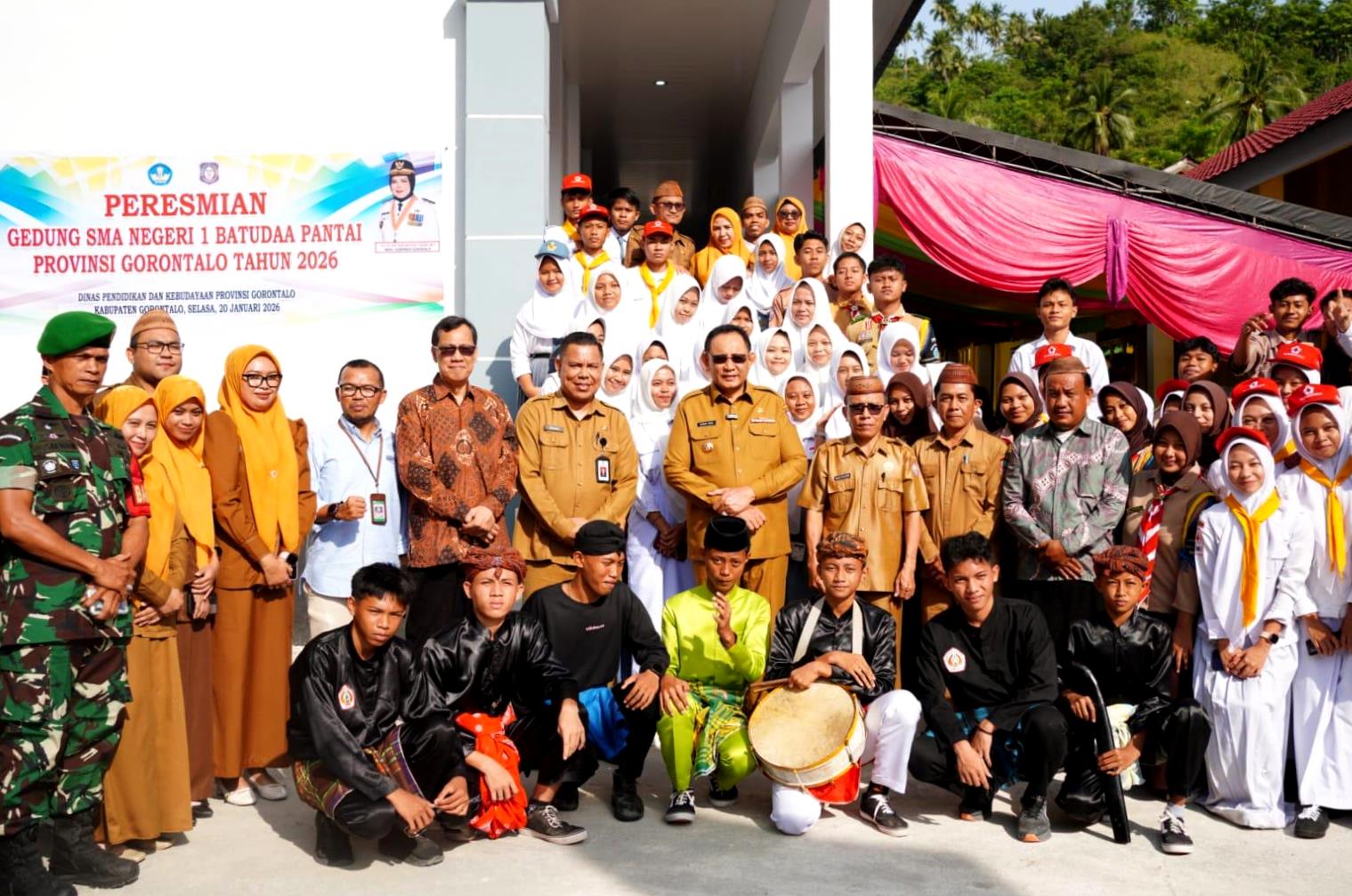  Kembali Ke Desa, Gubernur Gusnar Bawa Rp1,3 Miliar untuk Rakyat