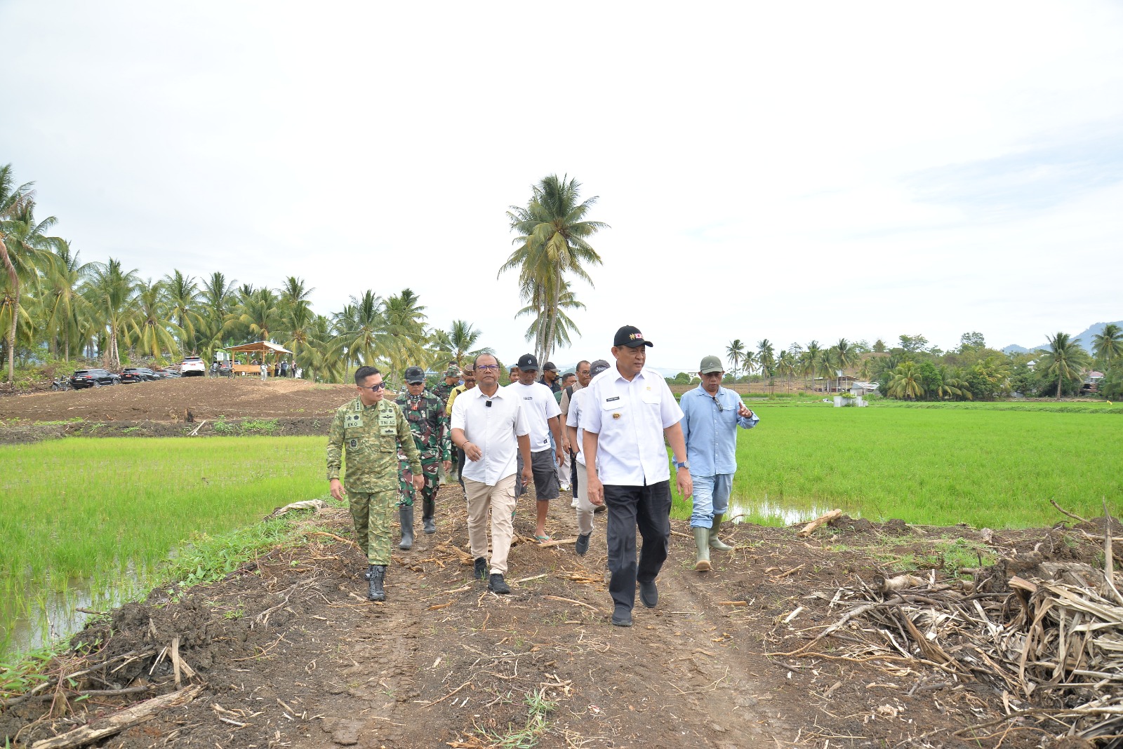  Gusnar Tinjau Progres Dua Percetakan Sawah di Randangan
