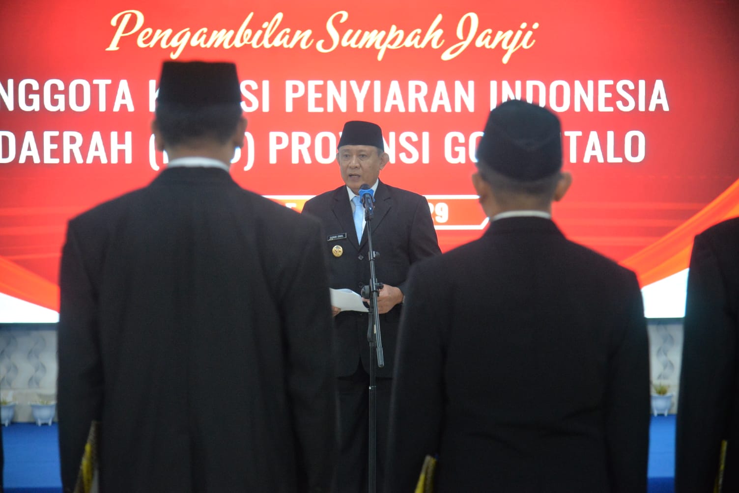  Gusnar Lantik Tujuh Anggota KPID Provinsi Gorontalo