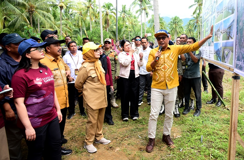  Tiga Calon Lokasi Sekolah Garuda di Boalemo Ditinjau Wamen Diktisaintek