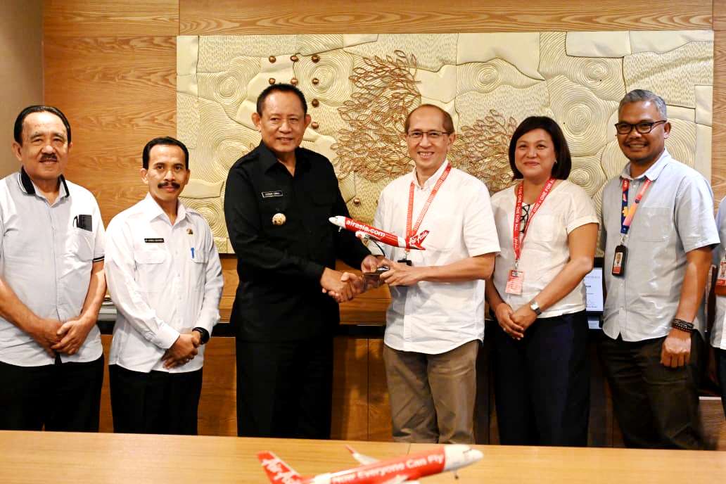  Gubernur Gusnar Perjuangkan Maskapai Air Asia Layani Rute Penerbangan Gorontalo