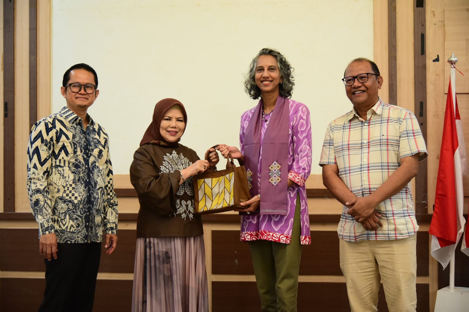  Wagub Idah Sambut Hangat Kunjungan Wakil Dubes Australia di Gorontalo