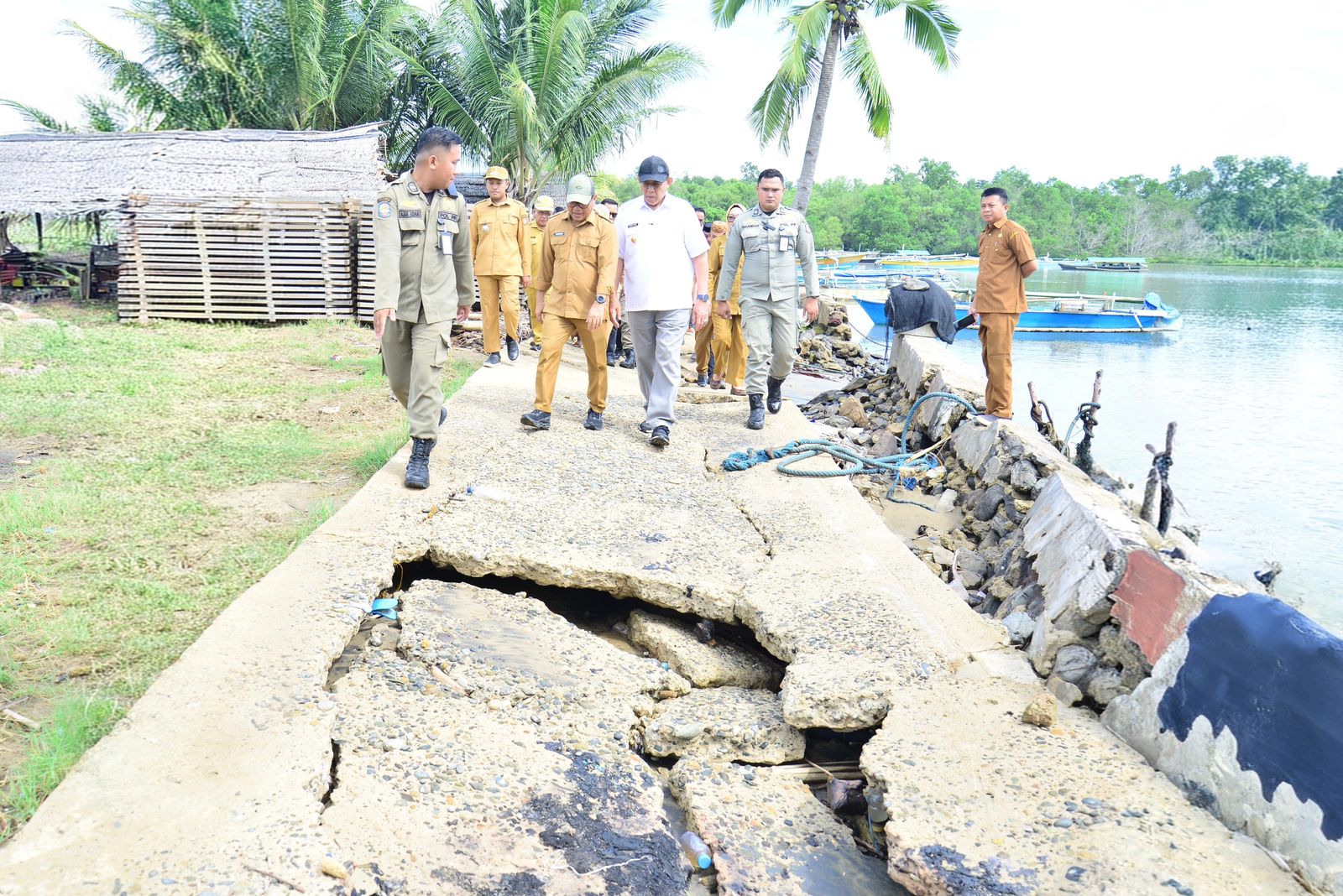  Warga Ilodulunga Curhat Soal Harga Rumput Laut dan Pemecah Ombak