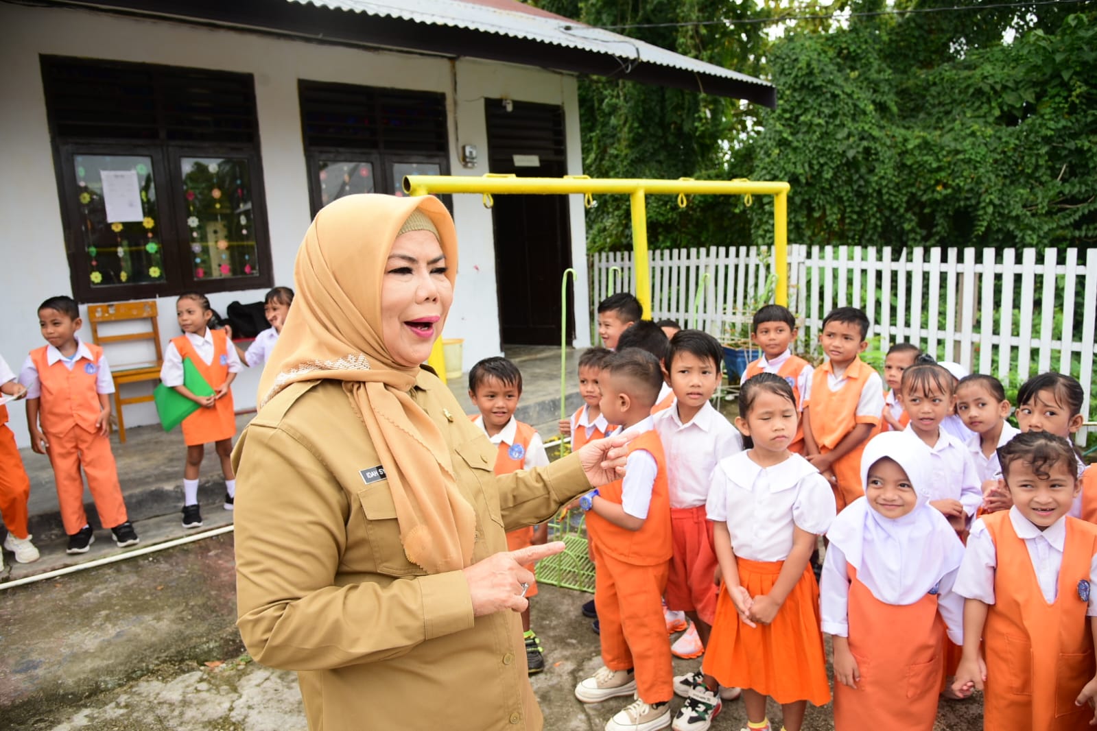  Wagub Gorontalo Ajak Orang Tua Antar Anak di Hari Pertama Sekolah