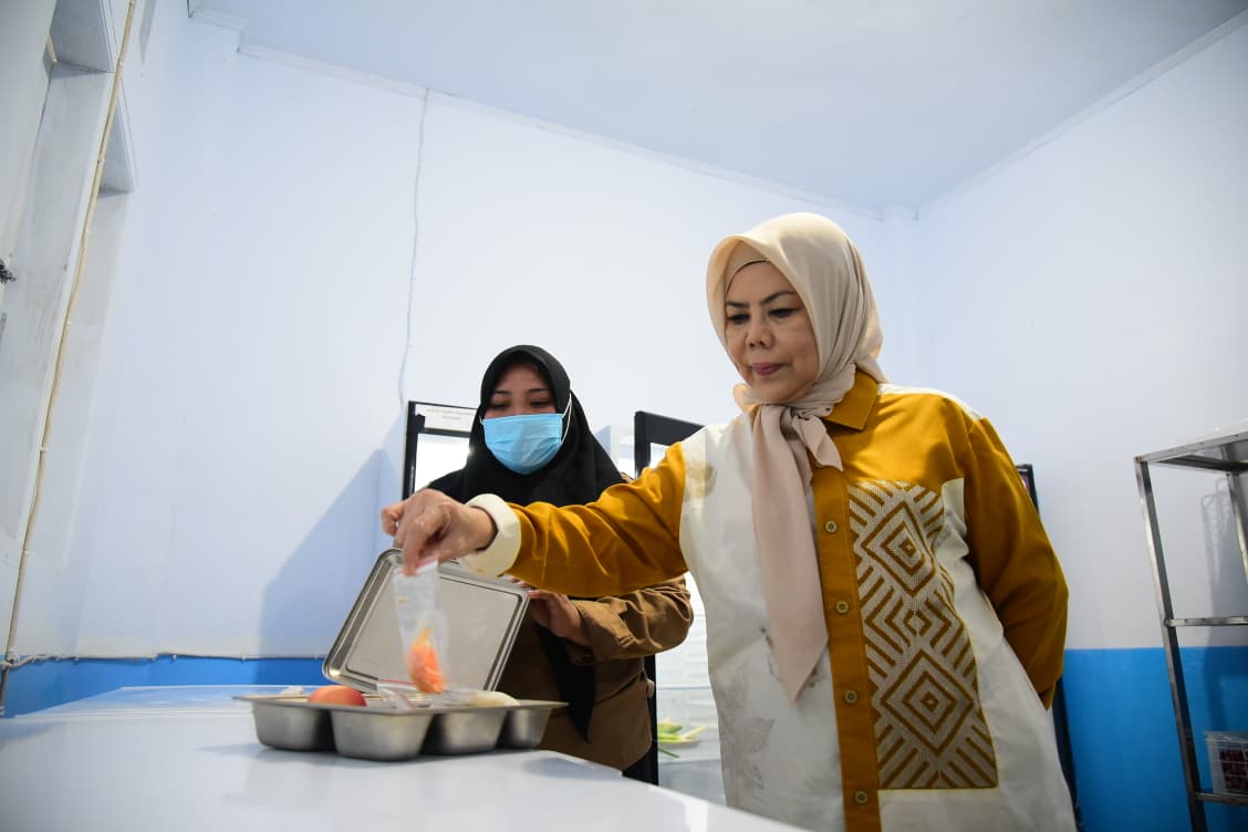  Ada Dugaan Keracunan di Pulubala, Wagub Idah Langsung Sidak SPPG