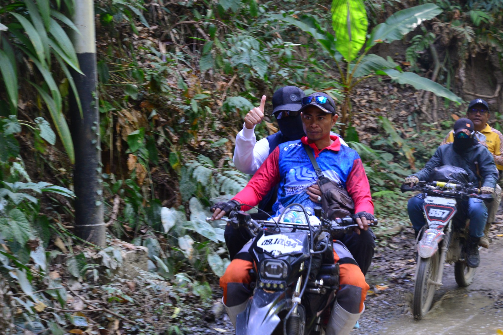  Kunjungan Gubernur Gusnar di Pinogu Berkah Buat Pengemudi Ojek