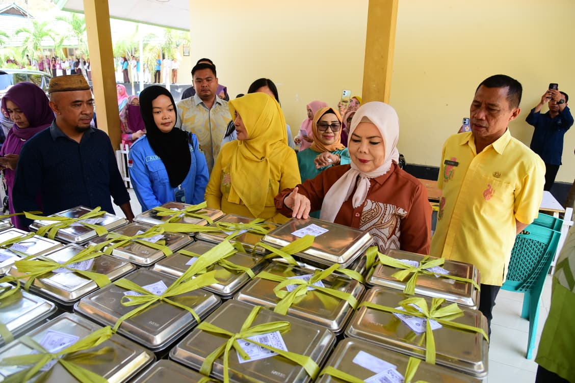  Di SMKN 1 Bulango Utara, Wagub Idah Tinjau MBG dan Pelatihan Kewirausahaan