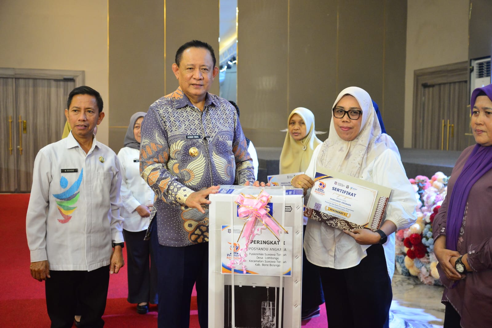  Apresiasi Tenaga Kesehatan, Gubernur Gorontalo Sampaikan Penghargaan Kemendagri