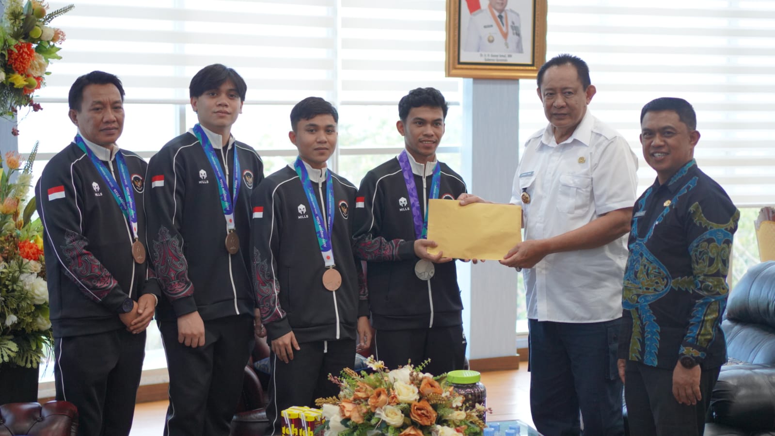  Gubernur Serahkan Bonus Untuk Atlet Peraih Medali Asean Games Di Jepang 2026