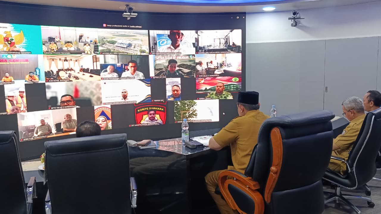  Gubernur Gusnar Pimpin Rapat Koordinasi Dampak Sebaran Asap terhadap Transportasi dan Kualitas Udara di Gorontalo